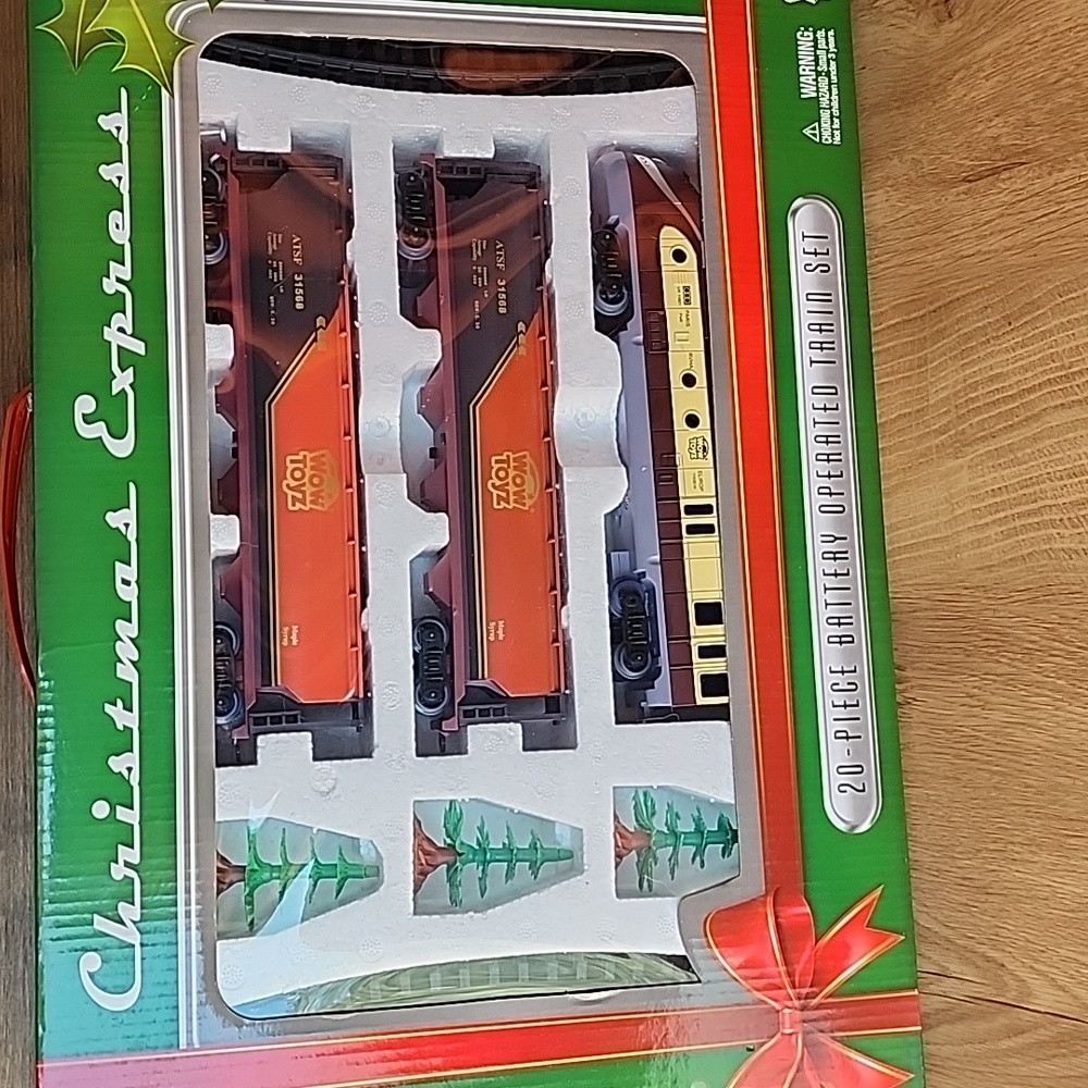 CHRISTMAS EXPRESS‼️20-Piece Lights & Sound Train Set